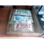 Banknotes - 9 x 10/-,