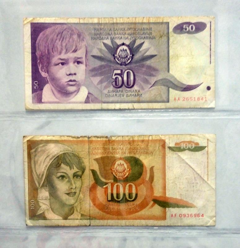 A folder of approximately 85 world bank notes, - Image 27 of 36