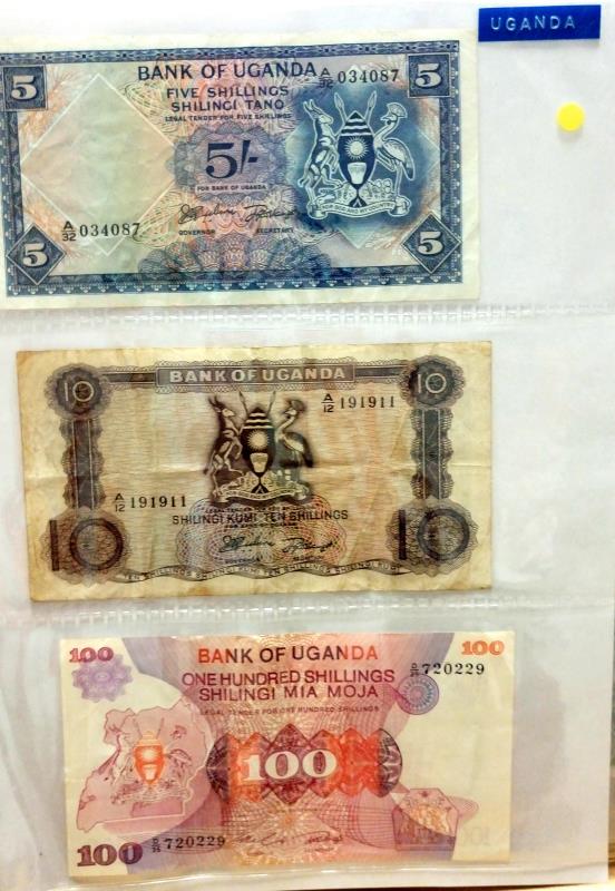 A folder of approximately 85 world bank notes, - Image 24 of 36