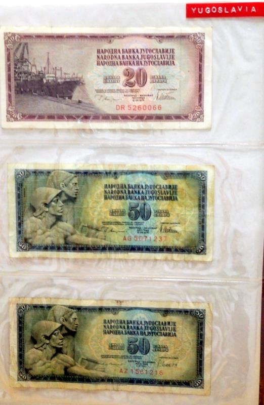 A folder of approximately 85 world bank notes, - Image 17 of 36