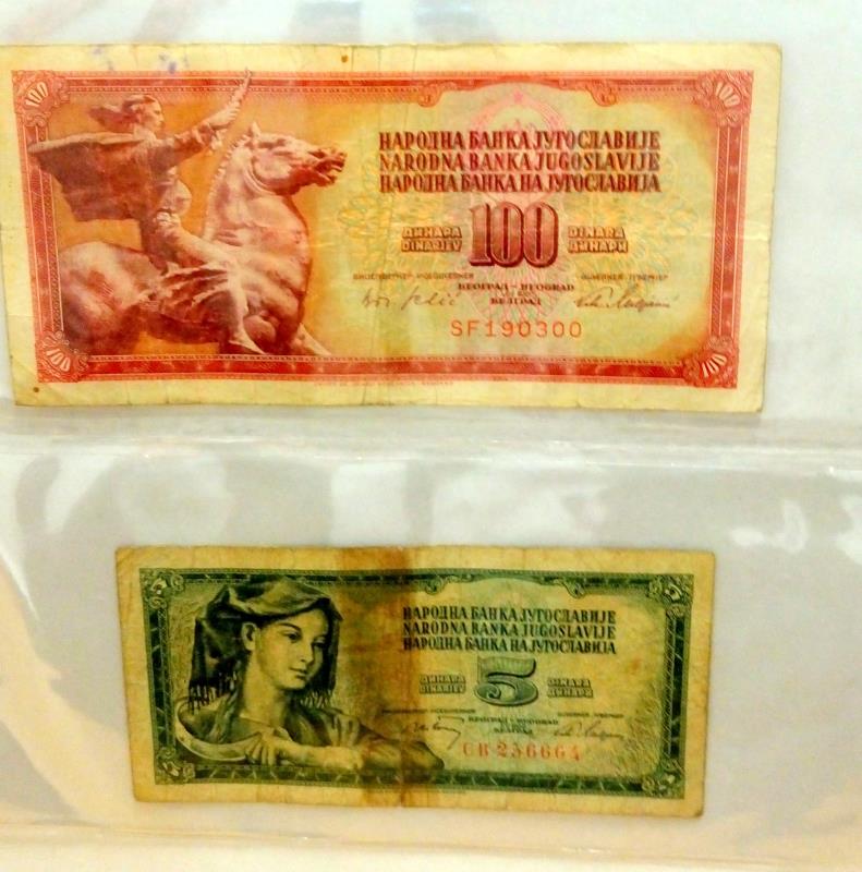 A folder of approximately 85 world bank notes, - Image 11 of 36