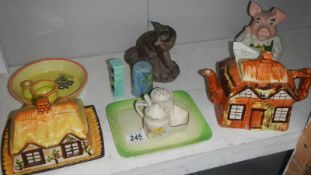A mixed lot including cottage ware