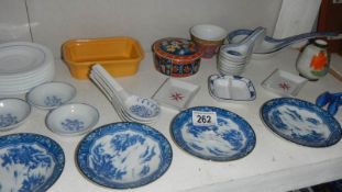A mixed lot including oriental