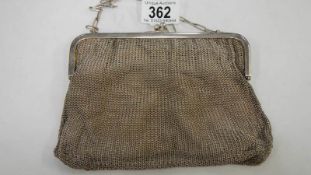 An Edwardian mesh purse (possibly silver)