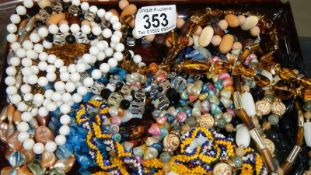 A mixed lot of costume jewellery