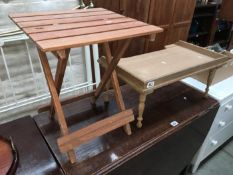 A pine bed tray & side table