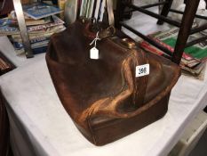 A Gladstone style leather bag