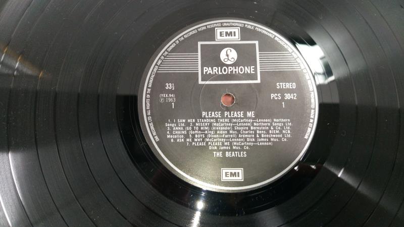 3 Beatles albums in very good condition being Please Please me PCS3042, - Image 3 of 7
