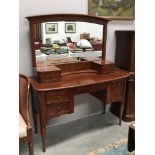 A good quality mahogany dressing table