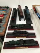 Six 00 gauge plastic models of locomotives,