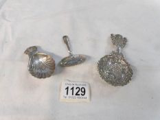 A continental silver sugar sifter spoon (32 gms),