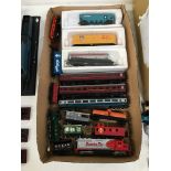 A quantity of 00/H0 engines and rolling stock including Bachmann, Lima,