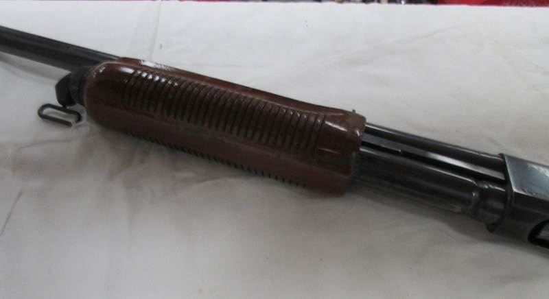 A Remington 870 pump action shot gun with de-activation certificate - Image 4 of 4