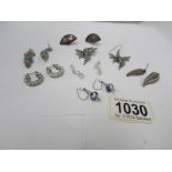 7 pairs of ear pendants including 4 silver