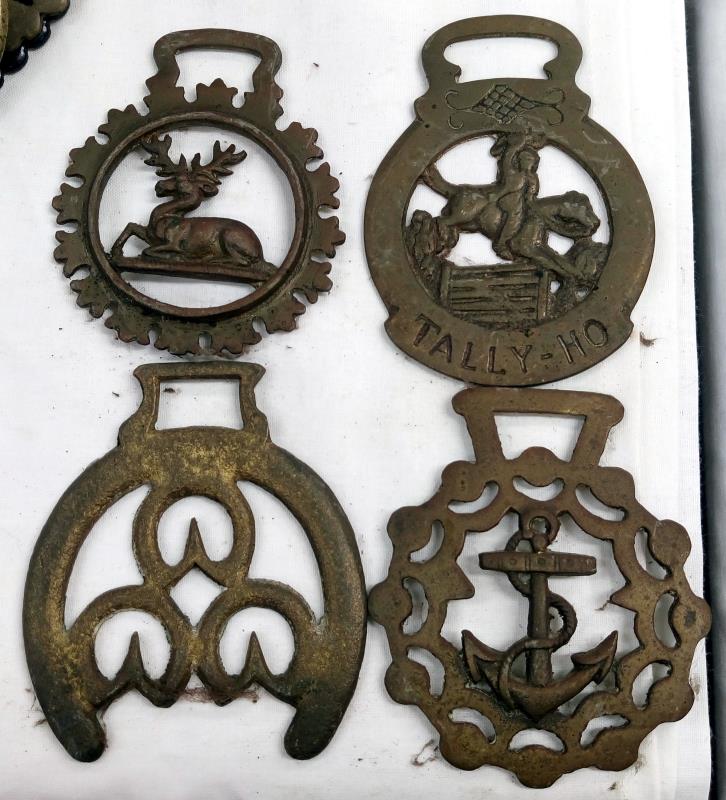 A quantity of horse brasses, - Image 8 of 10