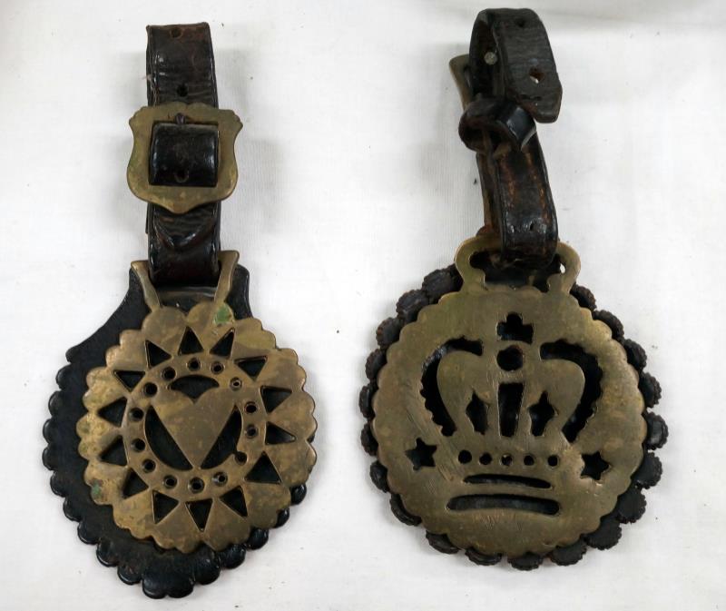 A quantity of horse brasses, - Image 3 of 10