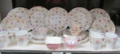 17 Churchill China plates, 6 mugs, a Royal Winton sugar bowl,