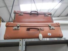 2 vintage suitcases