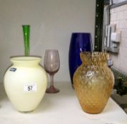 5 items of coloured glass