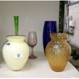 5 items of coloured glass