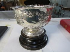 A silver bowl made for Blankney Hunt puppy judging 1909,