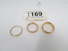 3 22ct gold wedding rings,