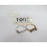 2 9ct gold rings,