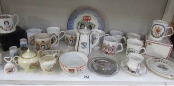 A mixed lot of commemorative and crested china