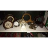 A quantity of clocks including mantle clocks & mantle clock cases