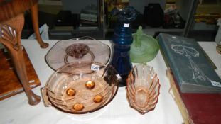 5 items of glassware including Art Deco table centrepiece