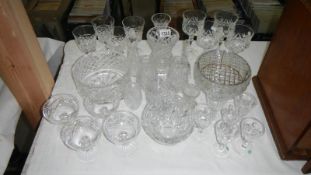 A large quantity (30 pieces) of crystal glassware including Echt Bleikristall