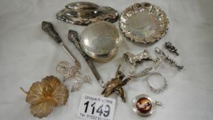 A quantity of silver items