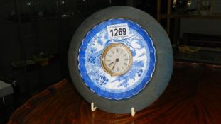 A 1920s blue willow pattern mantel clock (spring a/f)