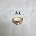 A 9ct gold ring,