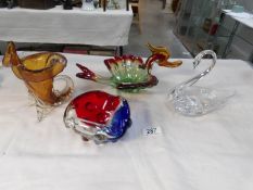 4 items of coloured glass including Murano style