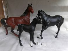2 Beswick horses and a foal