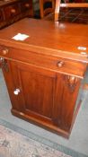 A Victorian mahogany wash stand