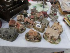 A collection of Lilliput Lane cottages including early examples, some a/f
