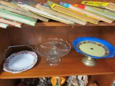 3 cake stands