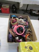 A mixed lot of costume jewellery