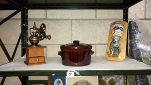 2 coffee grinders & casserole dish