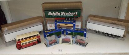 A collection of Diecast vehicles including 4 boxed Oxford lorry carriages & Oxford commercials etc.
