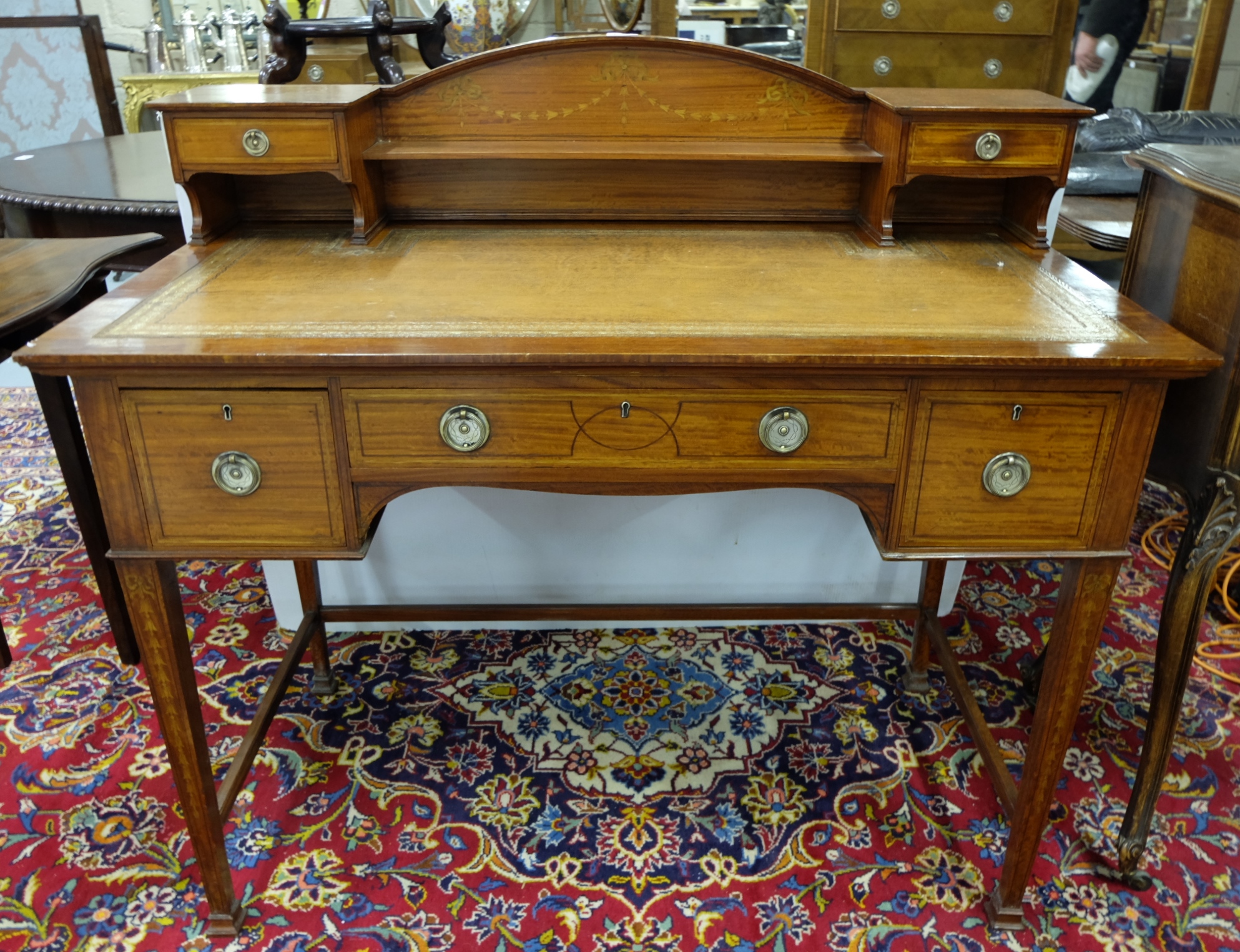 Lovely Edwardian Satinwood Desk, finely inlaid, a raised gallery with 2 drawers over a tooled tan