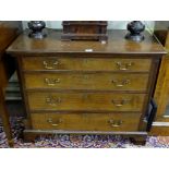 Georgian Mahogany Chest of Drawers - 4 drawers of graduating sizes, on bracket feet, with reeded