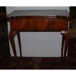 19thC Mahogany Card Table, folding over to a green beize interior with coin wells, on cabriole