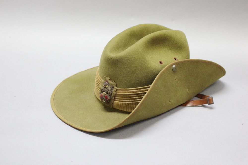 Choice Australian military WWII / WW2 era slouch hat by Hatcraft Pty. Ltd. Dated 1942, complete with