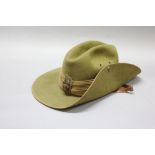 Choice Australian military WWII / WW2 era slouch hat by Hatcraft Pty. Ltd. Dated 1942, complete with