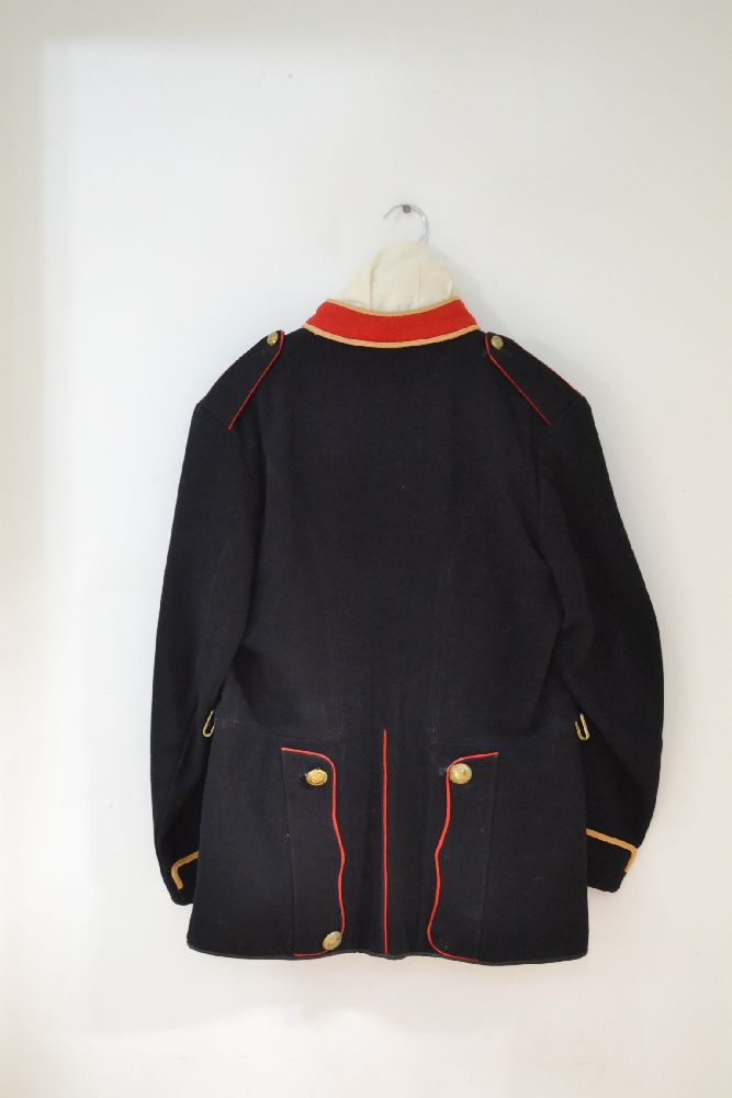 Choice and rare Australian Artillery bandsman’s uniform consisting of; i) dark blue tunic complete - Bild 5 aus 5