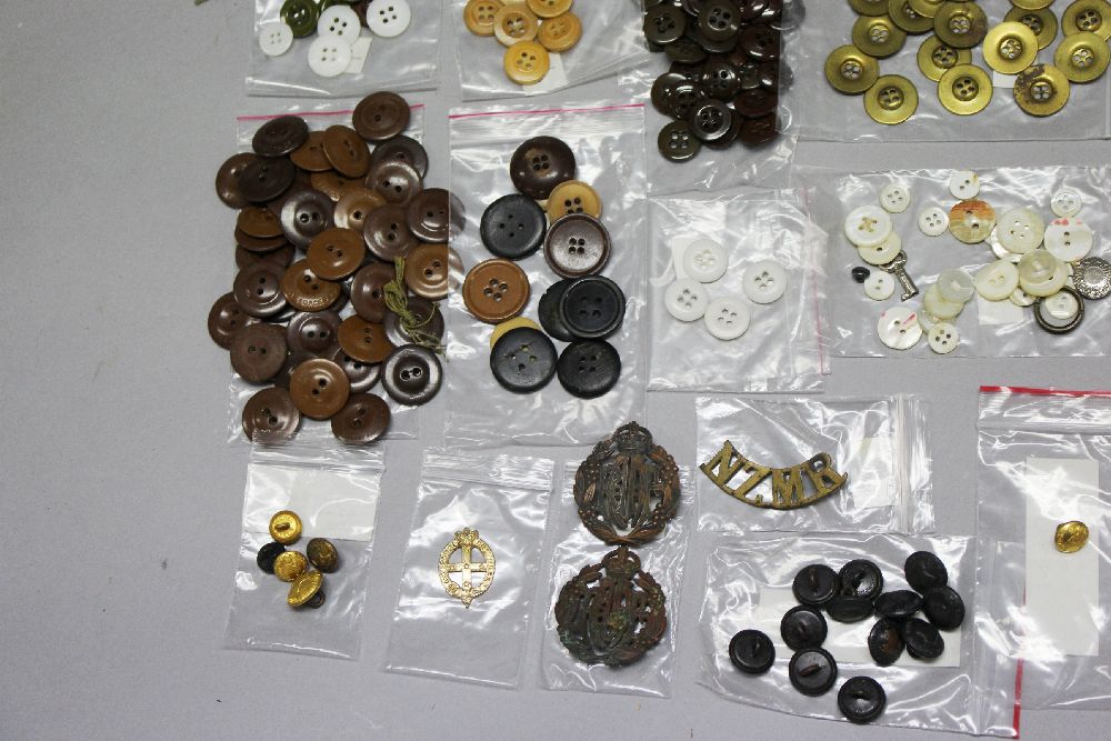 A fine group of Australian military buttons, etc. Over 500 items - Bild 4 aus 6