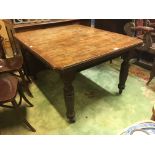 Edwardian mahogany dining room table. (121 cm L x 104 cm W).